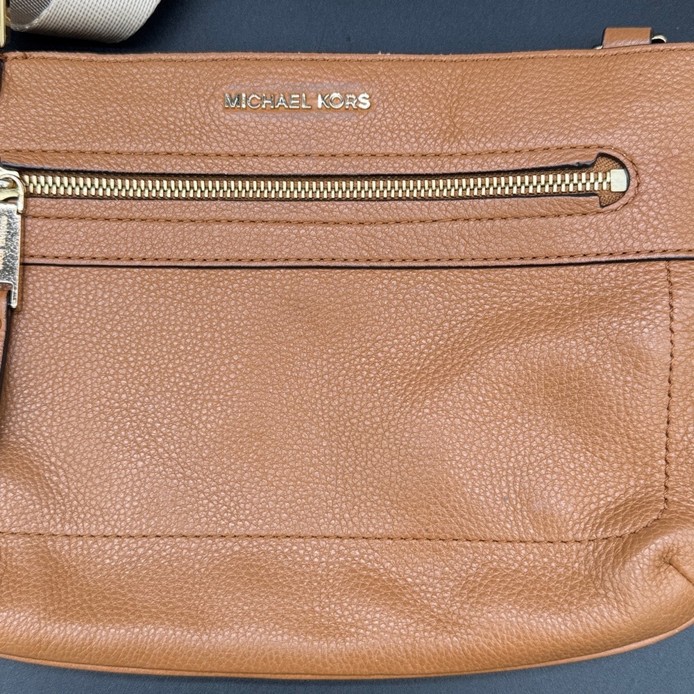 Michael Kors Brown Tan Crossbody Acorn Jet Set - Picture 3 of 6